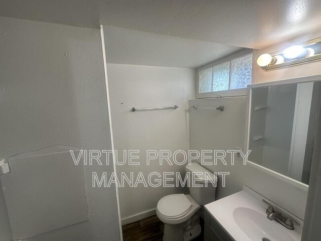 Photo - 611 6th St