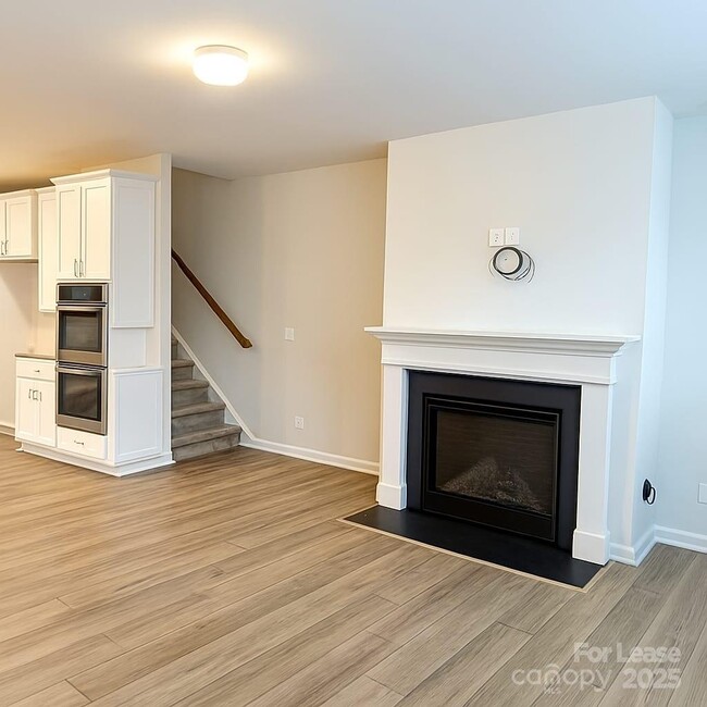 Photo - 8903 Nettleton Ave