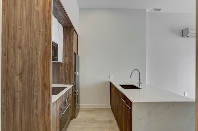 Photo - 3000 Boul Thimens Unité 103