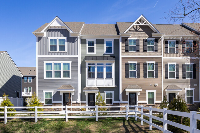 Exterior - 24 Sidney Ln Townhome