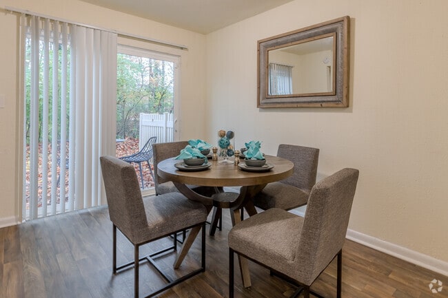 2BR, 1.5BA - 988SF