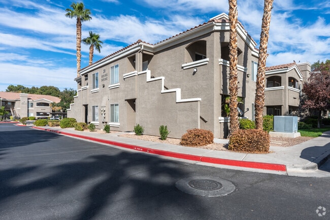 Primary Photo - Aviata