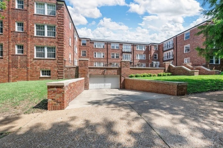 Photo - 7517-19 Oxford Dr Unit 1B