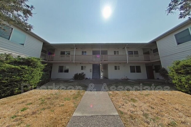 960 NW Cleveland - 960 NW Cleveland Condo Unit #3