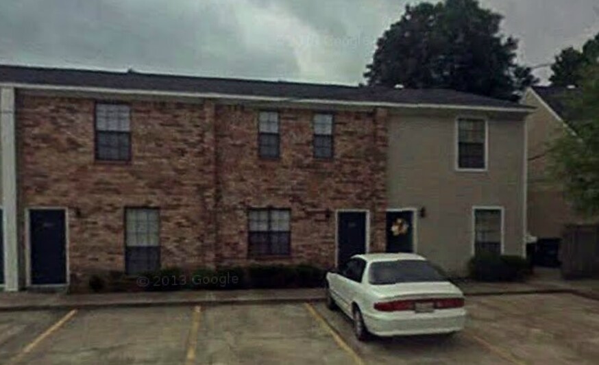 Churchill Townhouses Apartments. For Rent in Monroe, LA