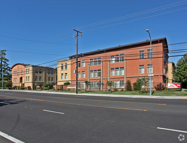 Building Photo - Sierra Lofts