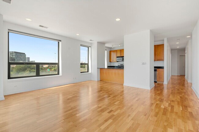 Photo - 859 W Erie St Unit 504