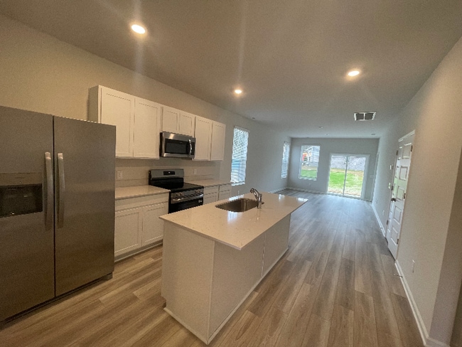 Photo - 1715 Manuka Ln