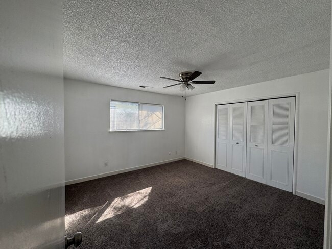 Building Photo - 211 W San Joaquin Ave Unit 211 W San Joaquin