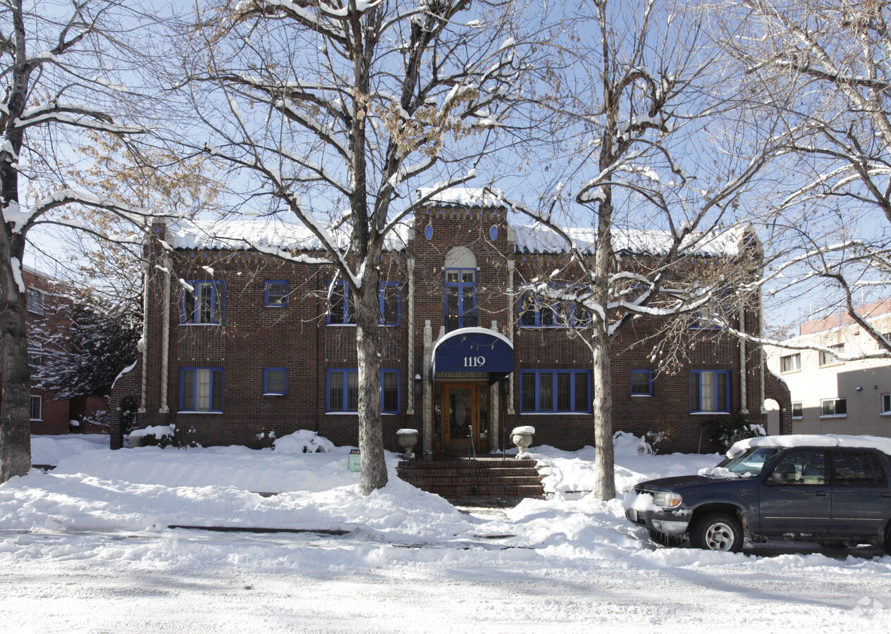 Park Plaza Apartments - Park Plaza Apartments