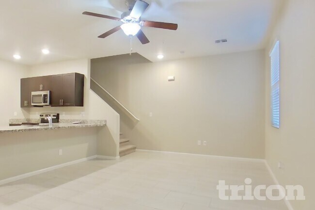 12550 W Hummingbird Terrace