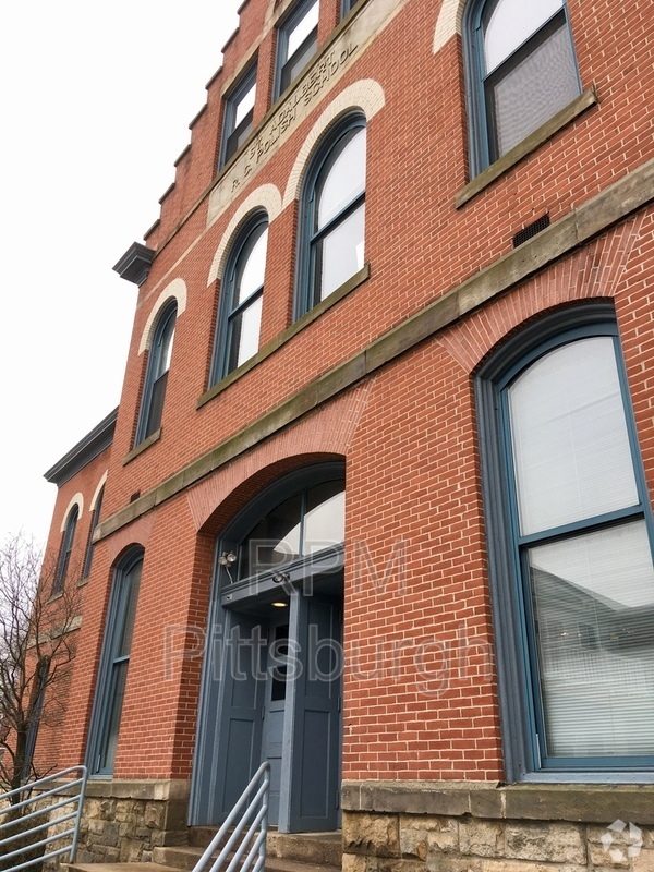 Building Photo - 171 S 15th St Rental