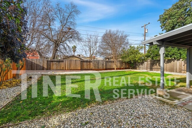 Photo - 1309 Shadowglen Rd