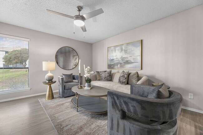 Building Photo - The Retreat at River Ranch