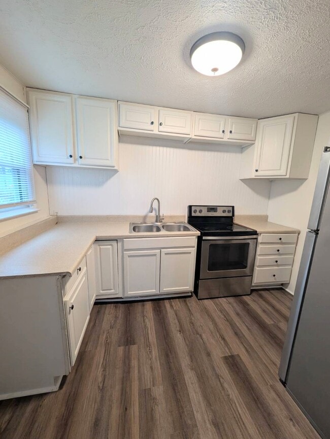 Photo - 401 Amber St