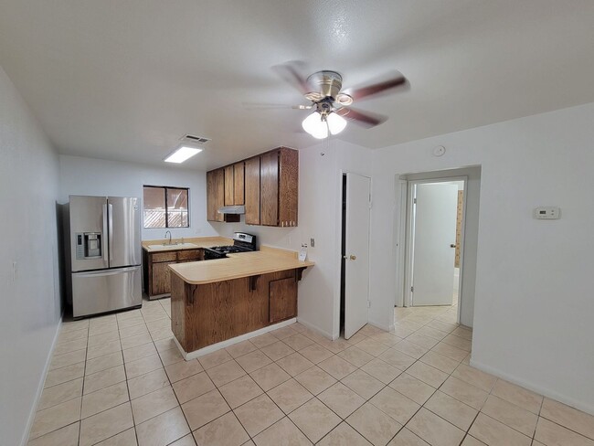 Photo - 2 Bedroom, 1 bath Apartment for Rent in Brawley Unit Apt B