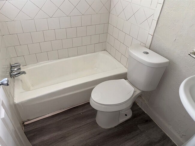 Photo - 5409 Suez St Unit 4