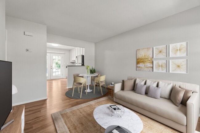 Photo - Plymouth Gardens Apartments