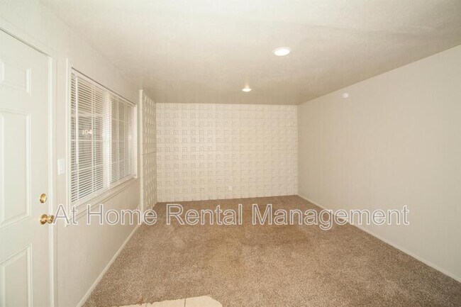 Photo - 109 S 9th St Unidad 208
