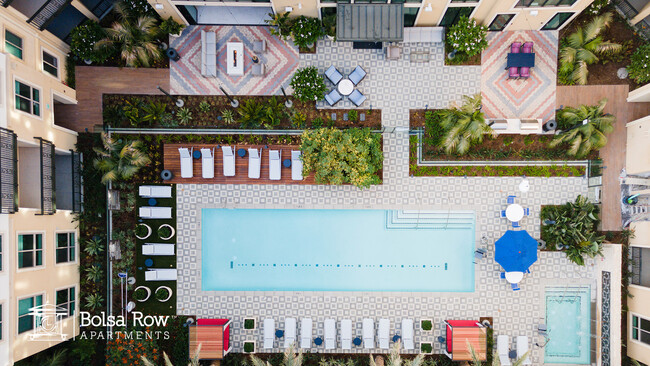 Pool - Bolsa Row Apartments