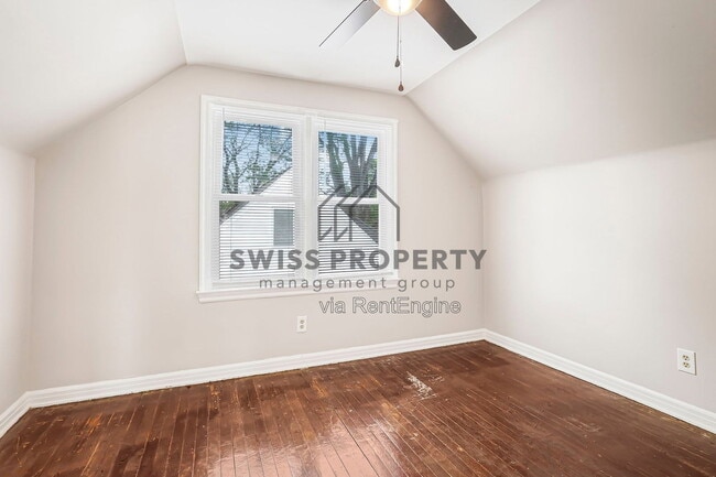 Photo - 1590 Vendome Dr S
