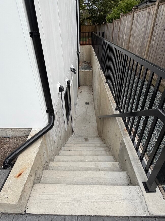 Photo - 30 53A St