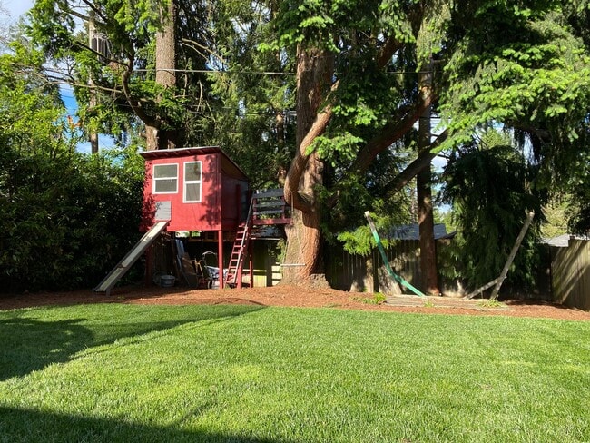 Photo - DON'T WAIT! Beautiful renovated 3 bedroom in great neighborhood! HUGE backyard and very pet frien...