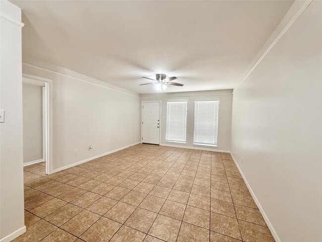 Photo - 500 Willow Dr Unit B7