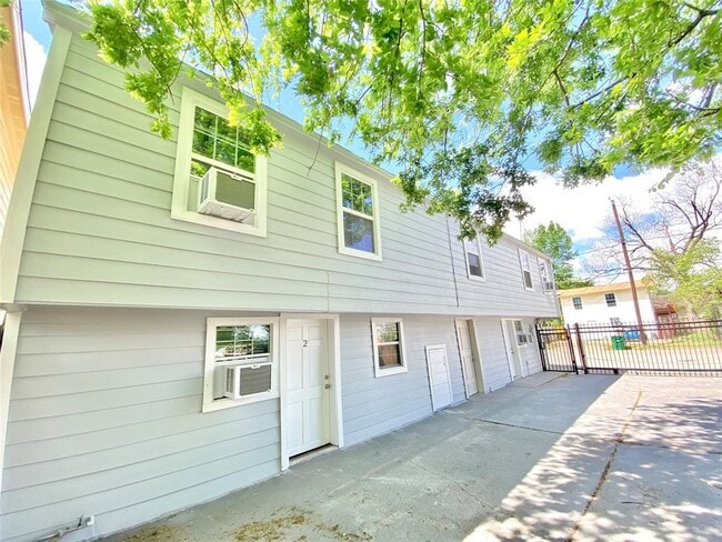 Photo - 408 N 67th St Unidad 4