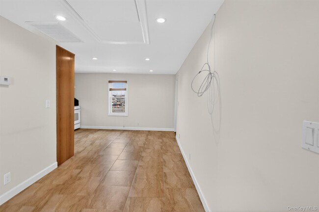 Photo - 256 Royal Ave