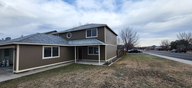 Photo - 3115 SW Metolius Ave
