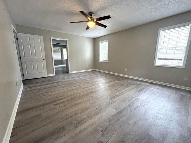 Photo - 105 Lonesome Wind Way
