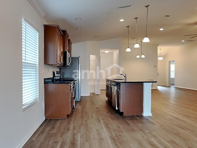 Photo - 636 Glendale Ln