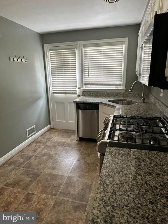 Photo - 1530 Cottage Ln