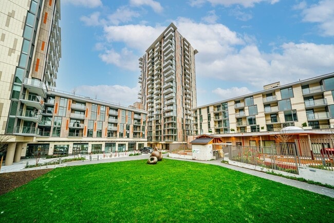 Photo - 8188 Fraser St