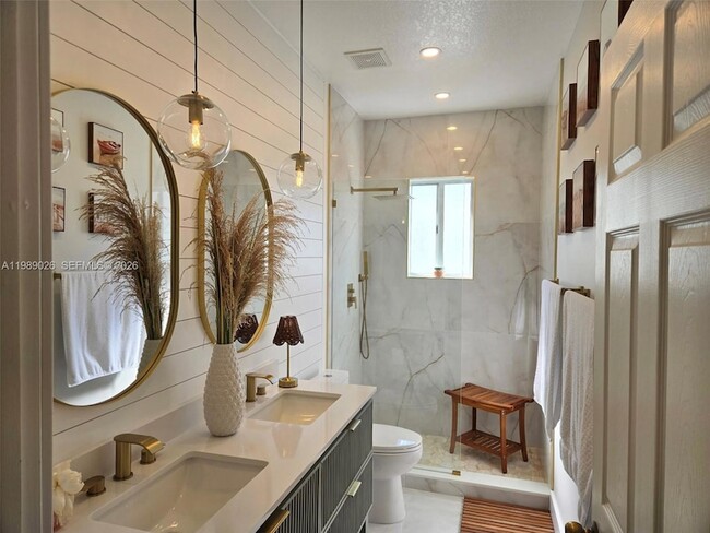 Photo - 365 NE 32nd Terrace