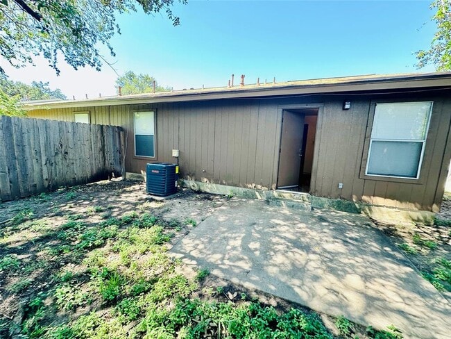 Photo - 12213 Dundee Dr