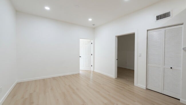 Photo - 1311 W Ohio St Unit 2R