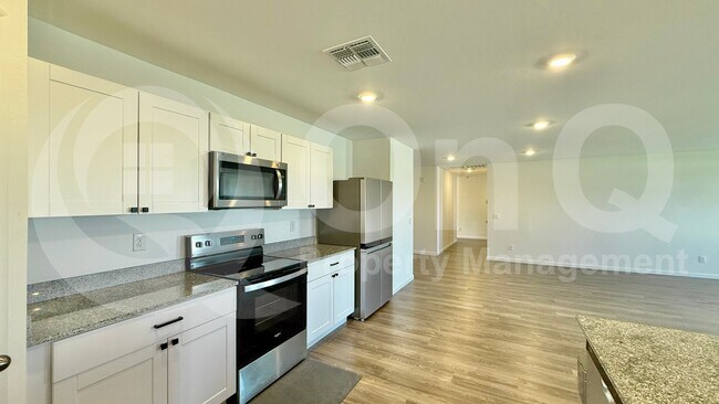 Photo - 1308 E Tuscany St