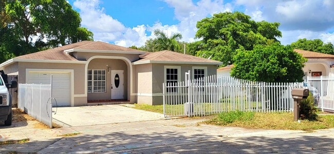 Building Photo - 26830 SW 134th Pl Rental