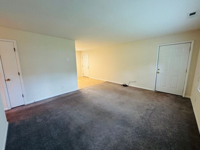 Photo - 100 Edgewood Ln