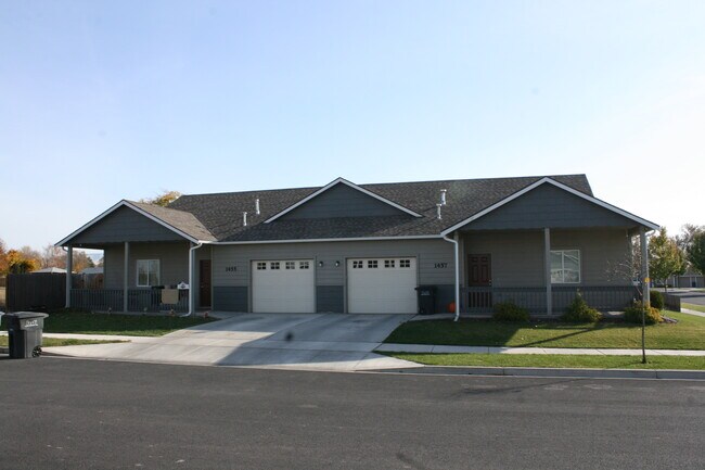 Photo - 1457 artesia st