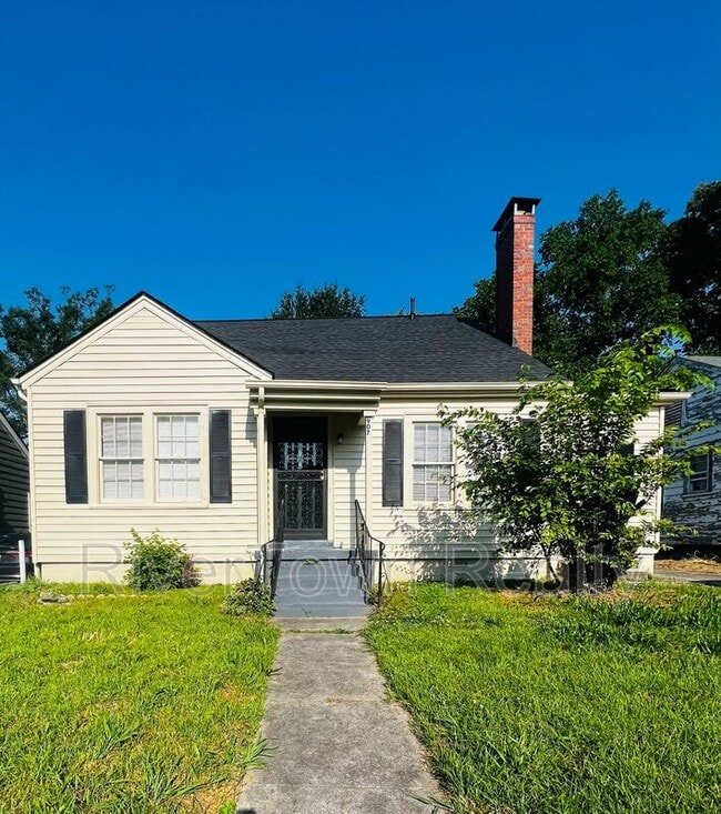 Building Photo - 907 Birch St Rental