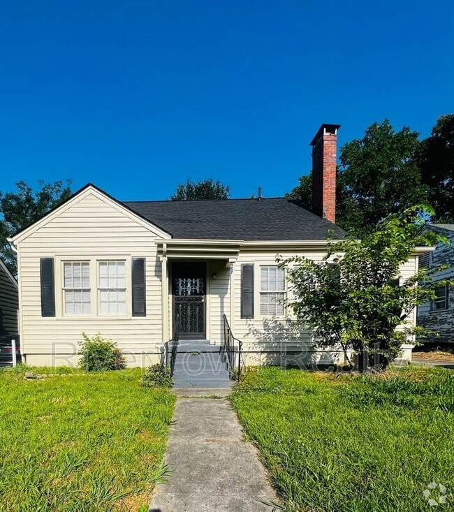 Building Photo - 907 Birch St Rental