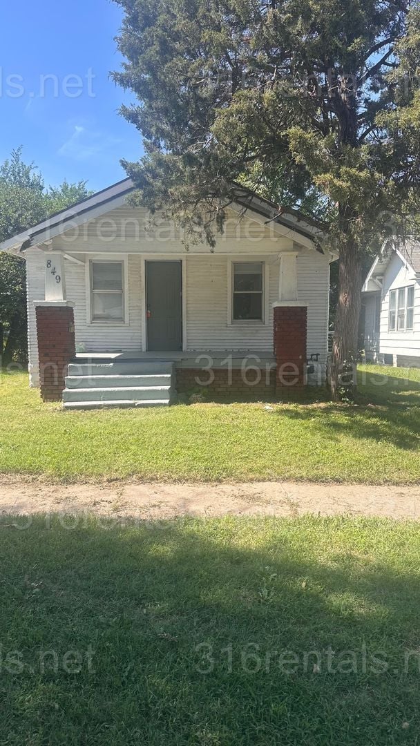 Building Photo - $850 - 2 bed 1 bath - Single Family Home