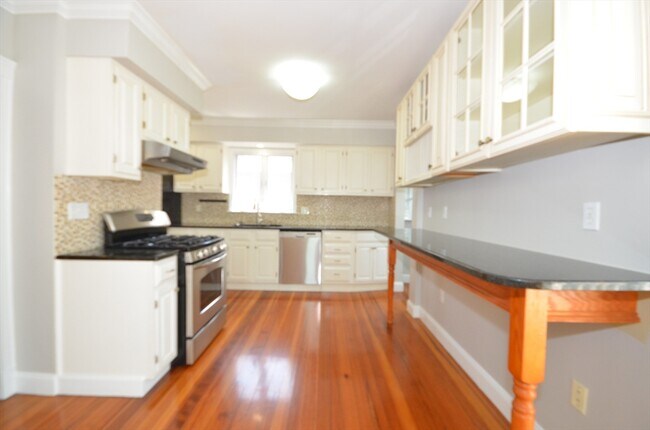 Photo - 61 Tainter St