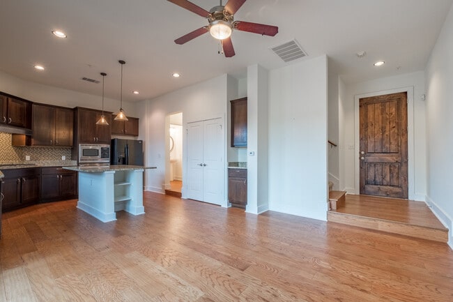 Photo - Beautiful 2 Bedroom, 2.5 Bath Townhome in Northwest Austin