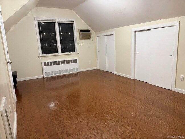 Building Photo - 70-19 164th St