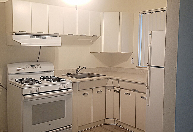 Photo - Anita Plaza Apartments