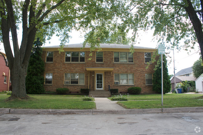 Building Photo - 1323 E Colorado St Rental